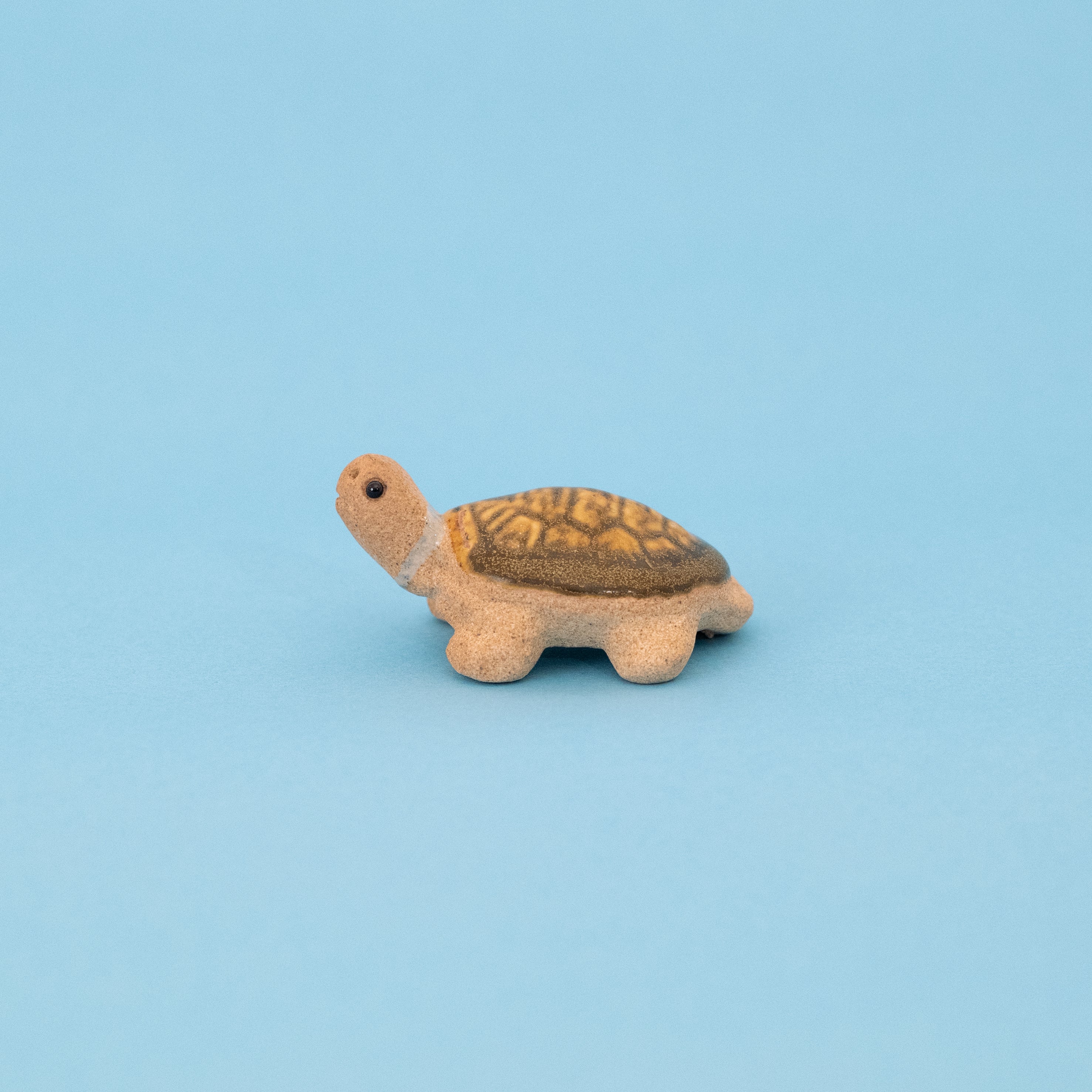 Handcrafted Shigaraki Hand Towel Turtle inNo.2, , – hoccori, made in Japan