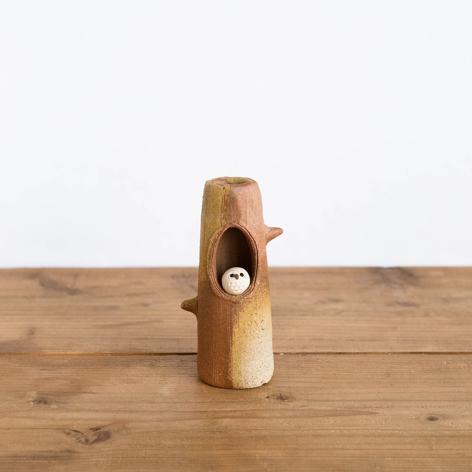 Handcrafted Shigaraki Mini Owl Vase in, , – hoccori, made in Japan