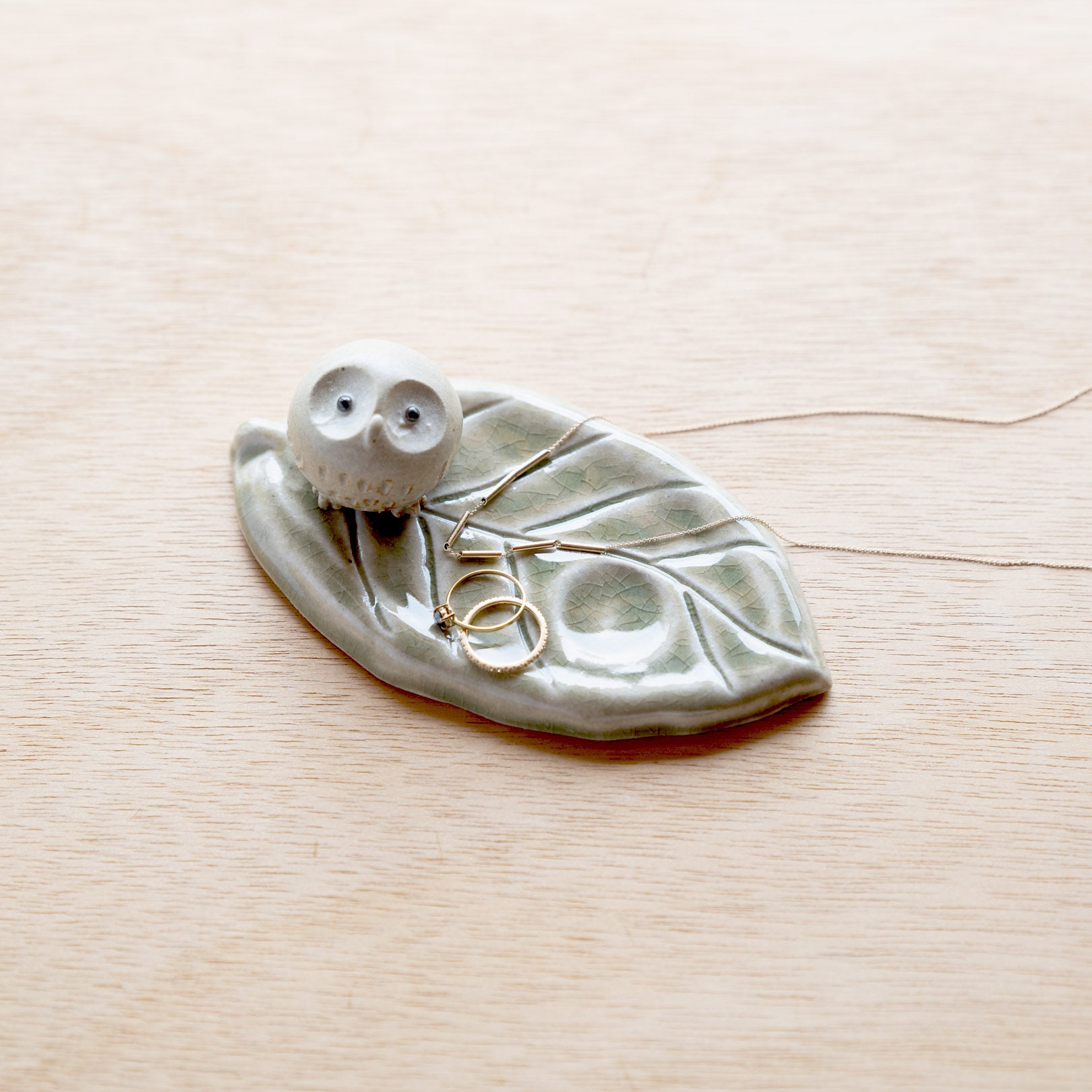 Handcrafted Shigaraki Owl Aroma Leaf inPerfectly Round Owl, , – hoccori, made in Japan
