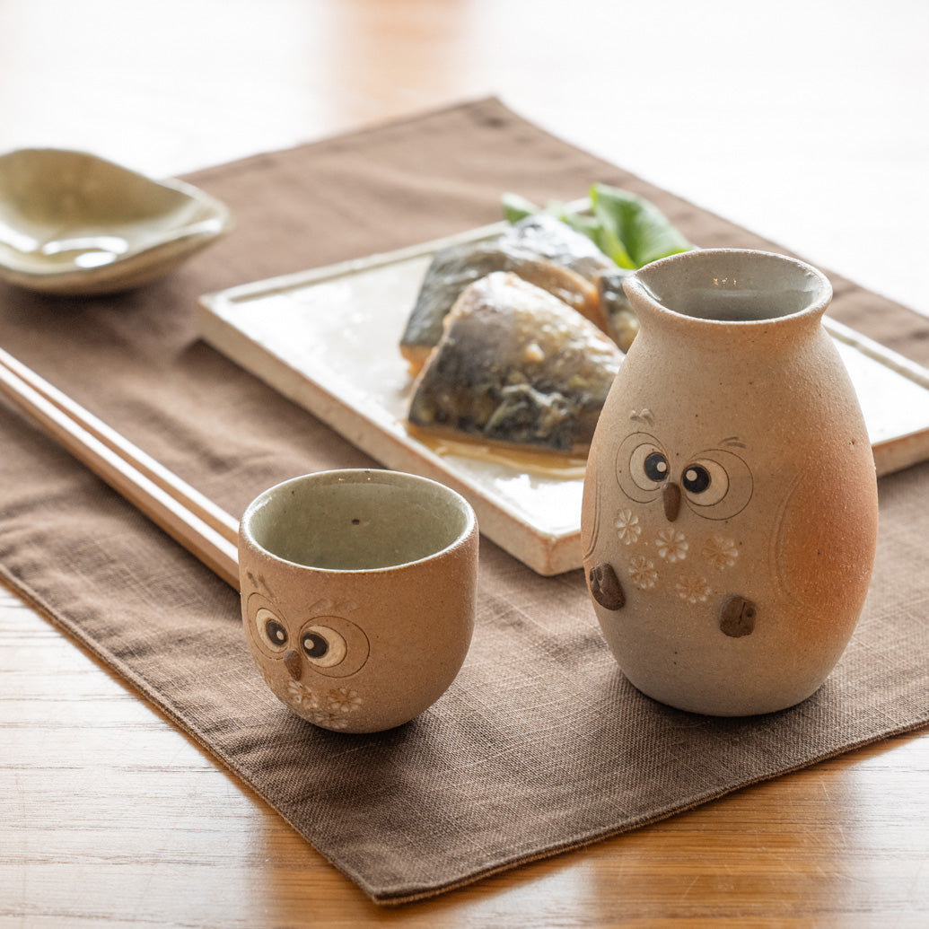Handcrafted Shigaraki Owl Sake Pitcher inWhite Owl, , – hoccori, made in Japan