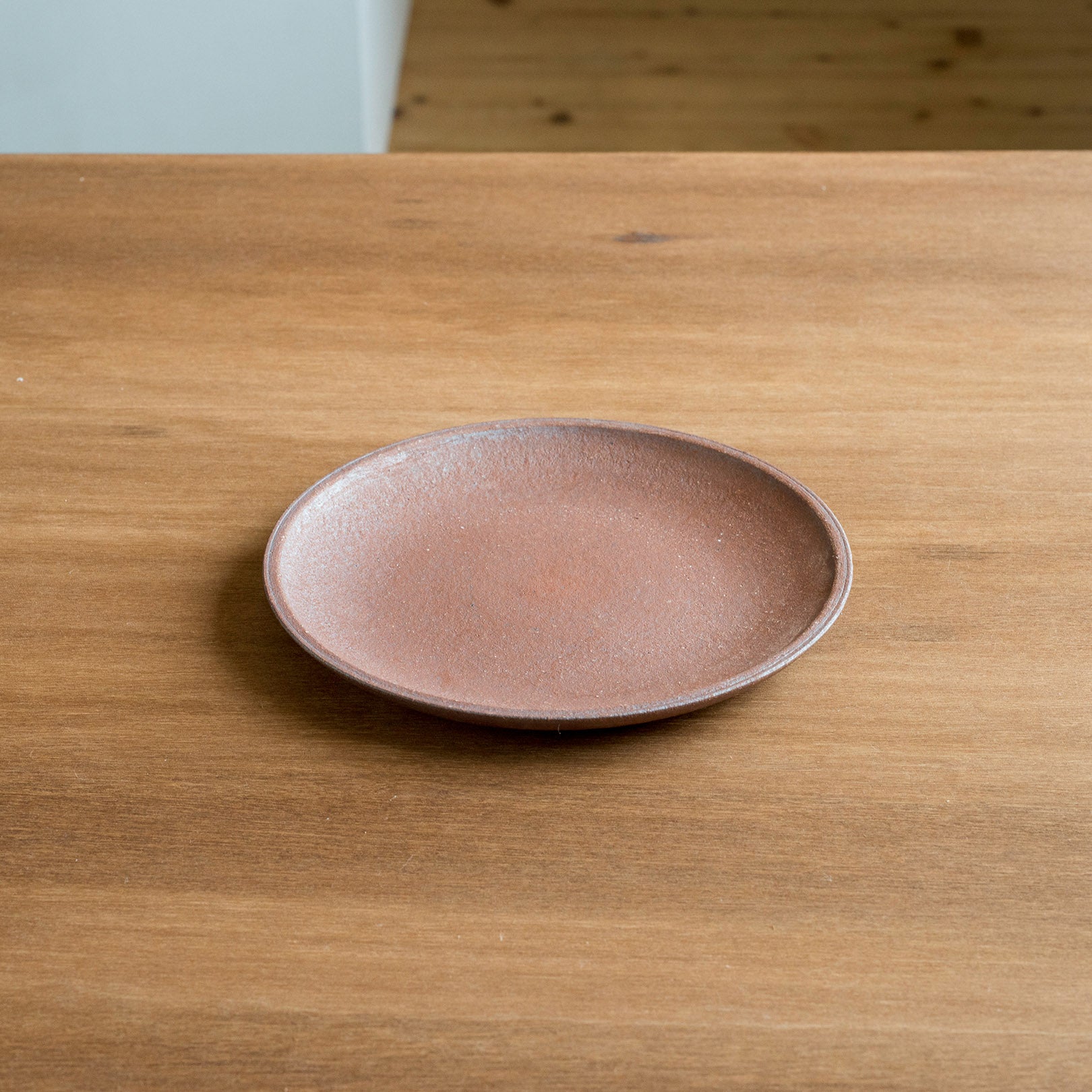 Handcrafted Shigaraki PLATE inSHIROTSUCHI, , – GRAIN WARE, made in Japan
