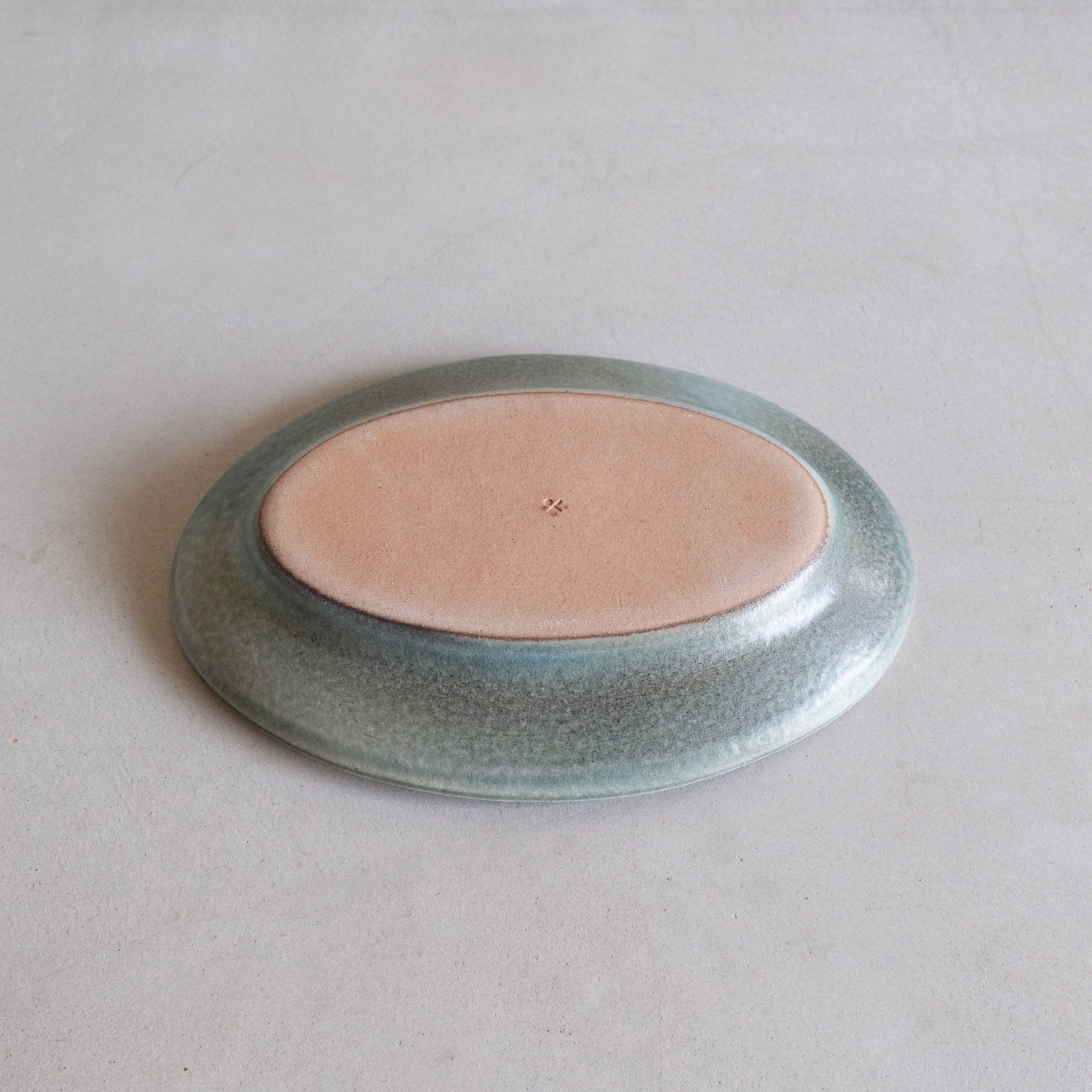 Handcrafted Shigaraki Rim Oval Plate L inReddish Black, , – TEIBAN WARE, made in Japan
