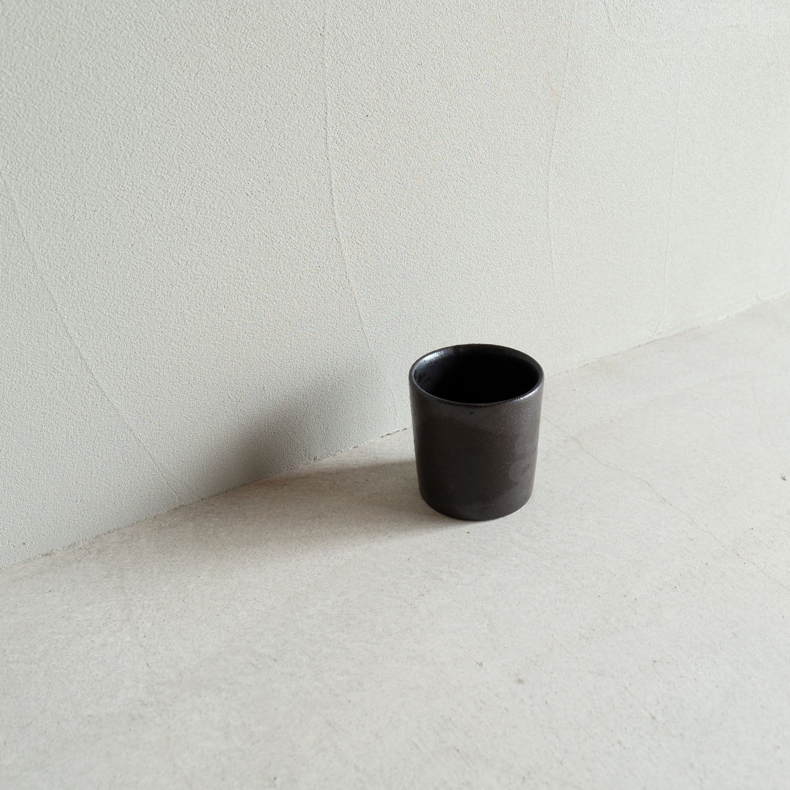 Handcrafted Shigaraki Rocks Glass inReddish Black, , – TEIBAN WARE, made in Japan