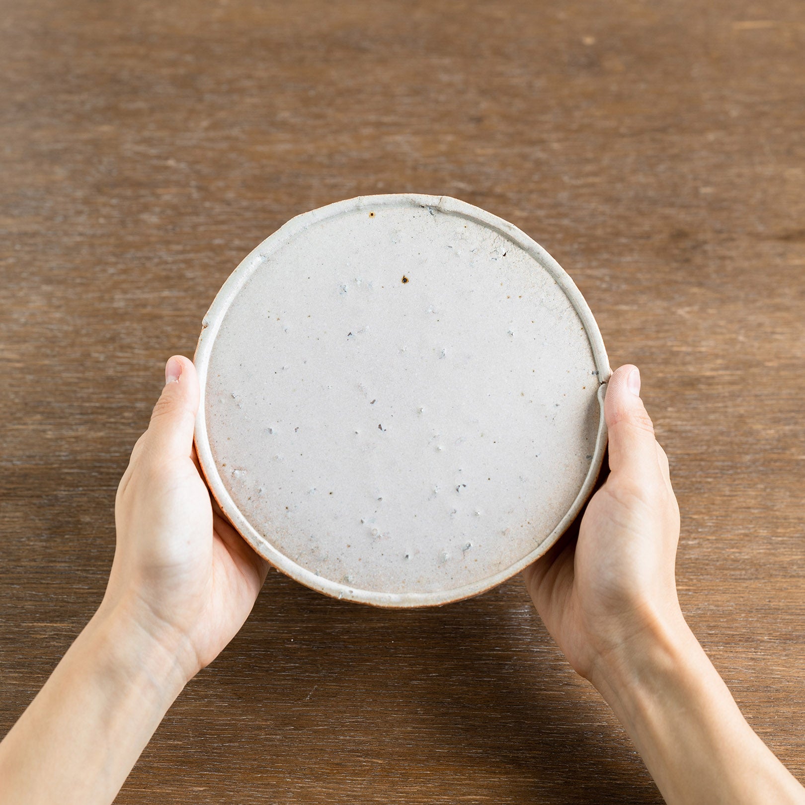 Handcrafted Shigaraki Round Plate M inWhite Glaze, , – Koshigaraki, made in Japan