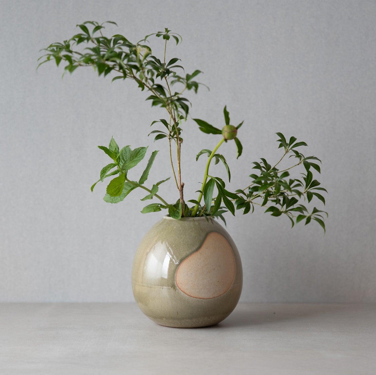 Handcrafted Shigaraki Round Vase inLeaf Green, , – ma, made in Japan
