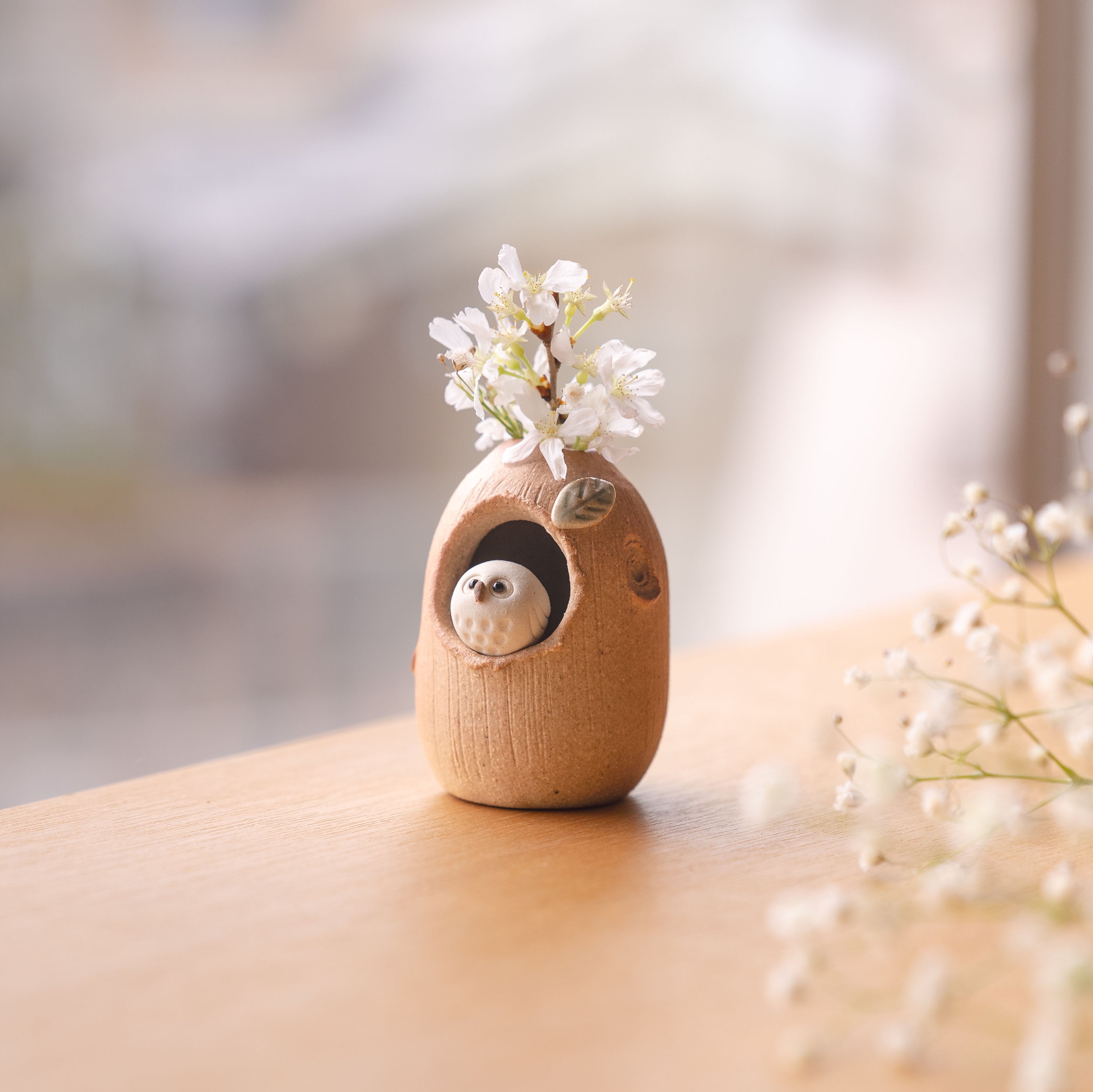 Handcrafted Shigaraki Scarlet Owl Mini Vase in, , – hoccori, made in Japan