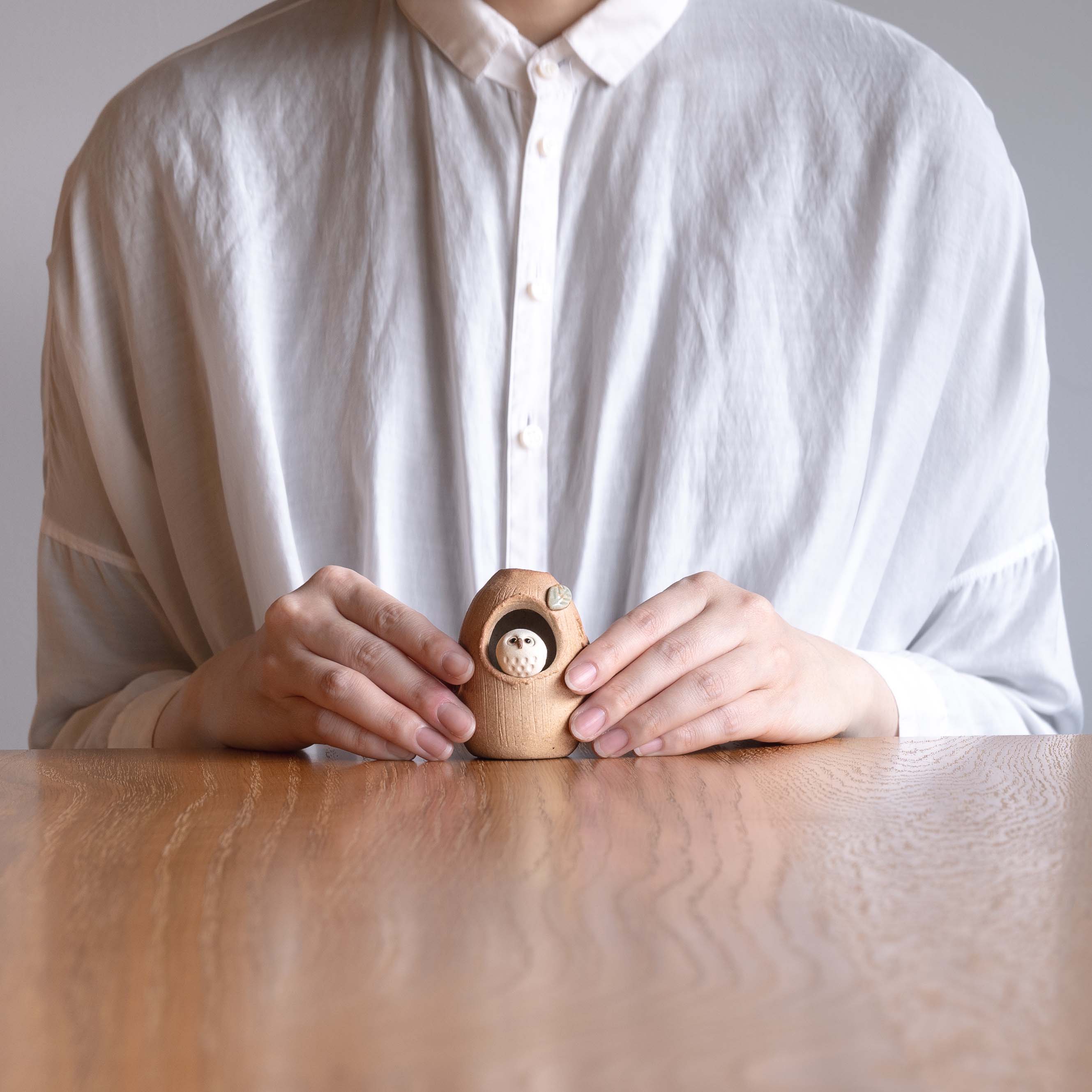 Handcrafted Shigaraki Scarlet Owl Mini Vase in, , – hoccori, made in Japan