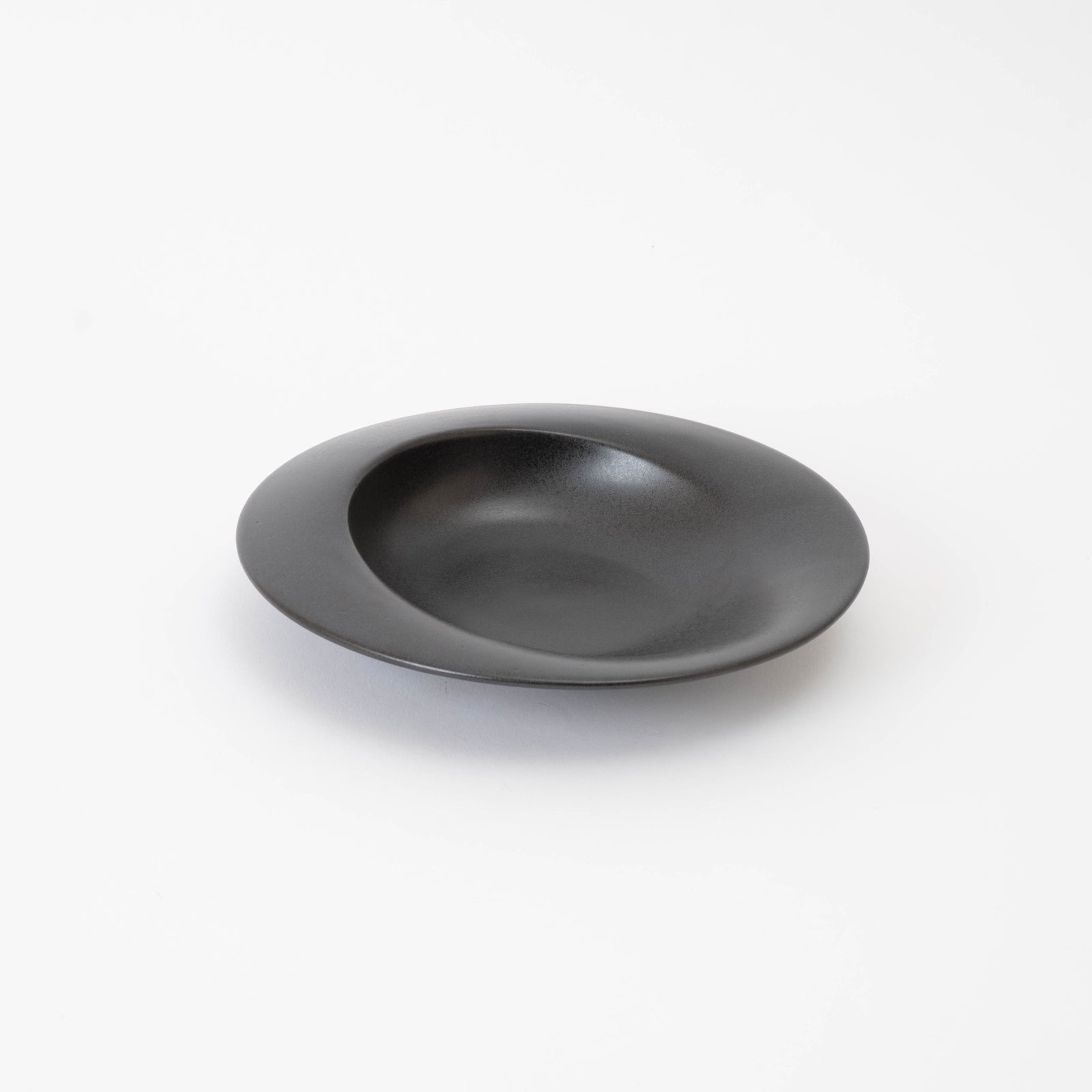 Handcrafted Shigaraki scoop M inBlack, , – secca, made in Japan