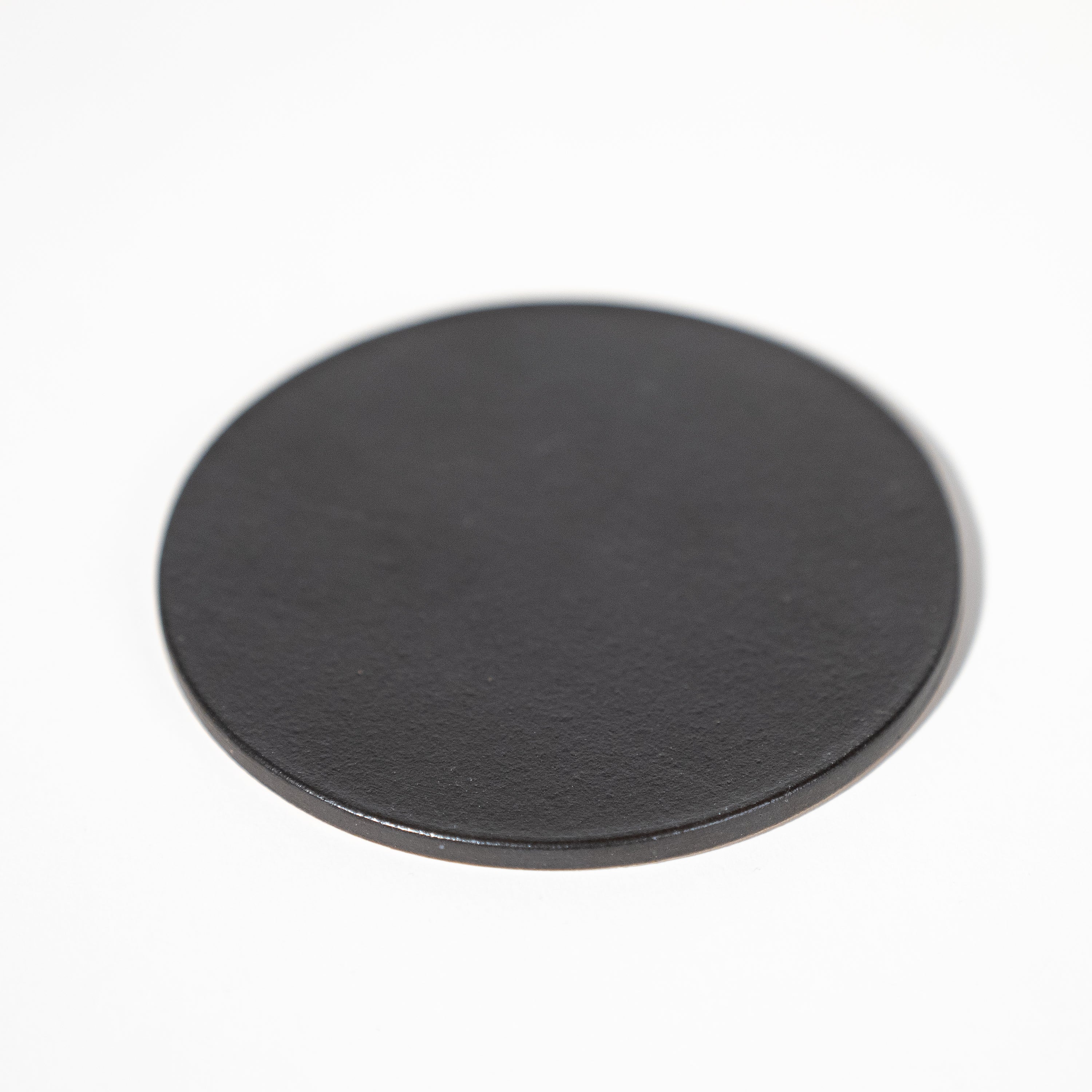 Handcrafted Shigaraki Simple Plate Small inBlack, , – Christmas, made in Japan