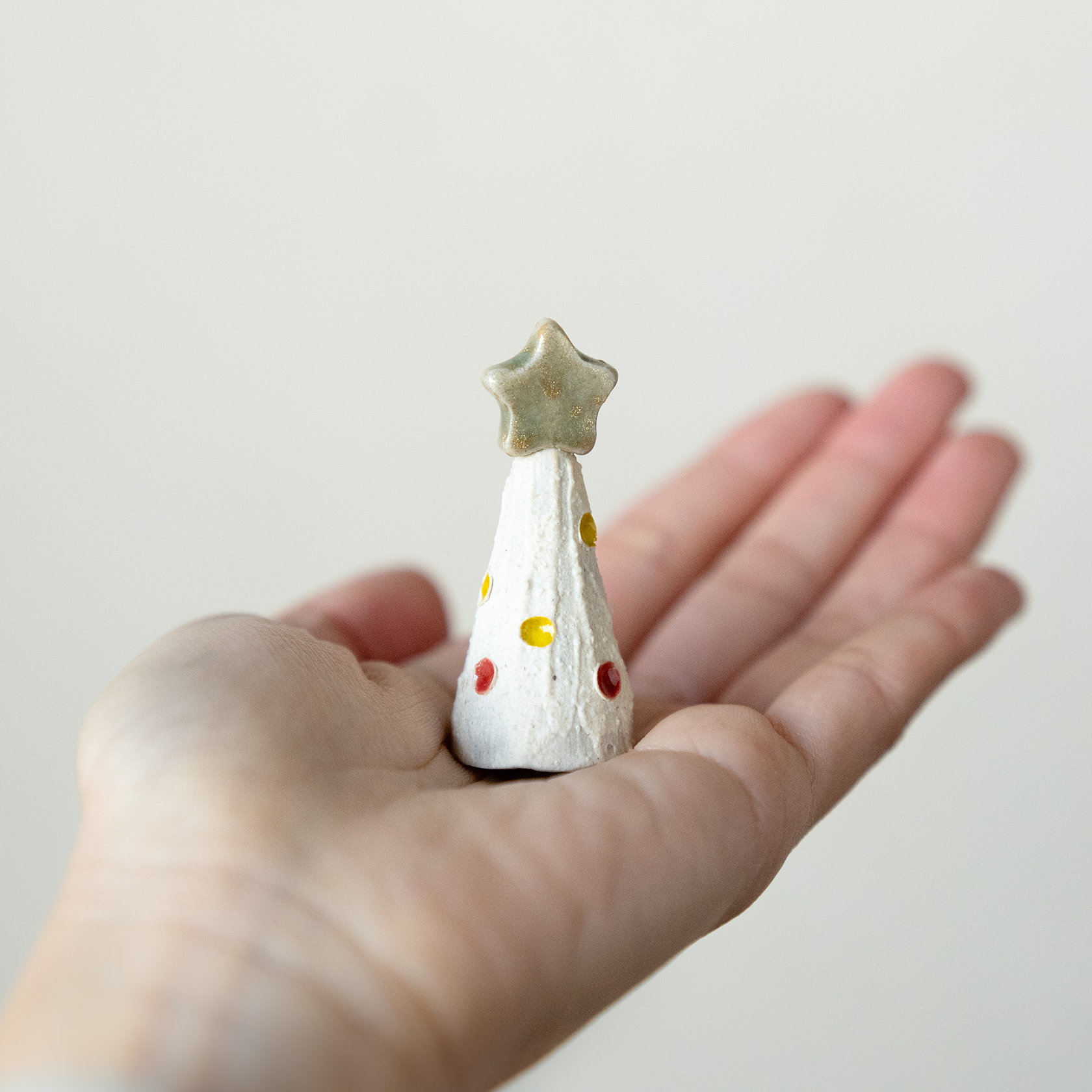 Handcrafted Shigaraki Small Festive Doll inSanta, , – Christmas, made in Japan