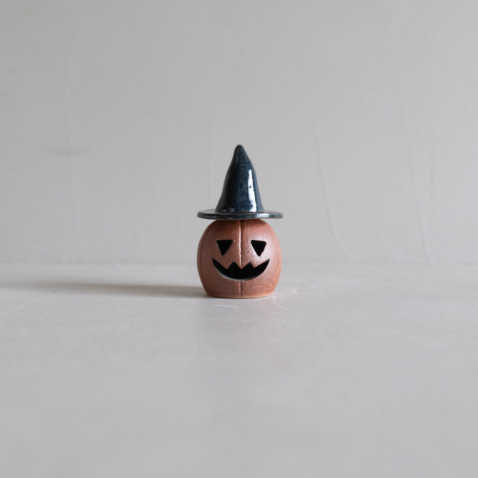 Handcrafted Shigaraki Small Pumpkin inGreen, , – Halloween, made in Japan