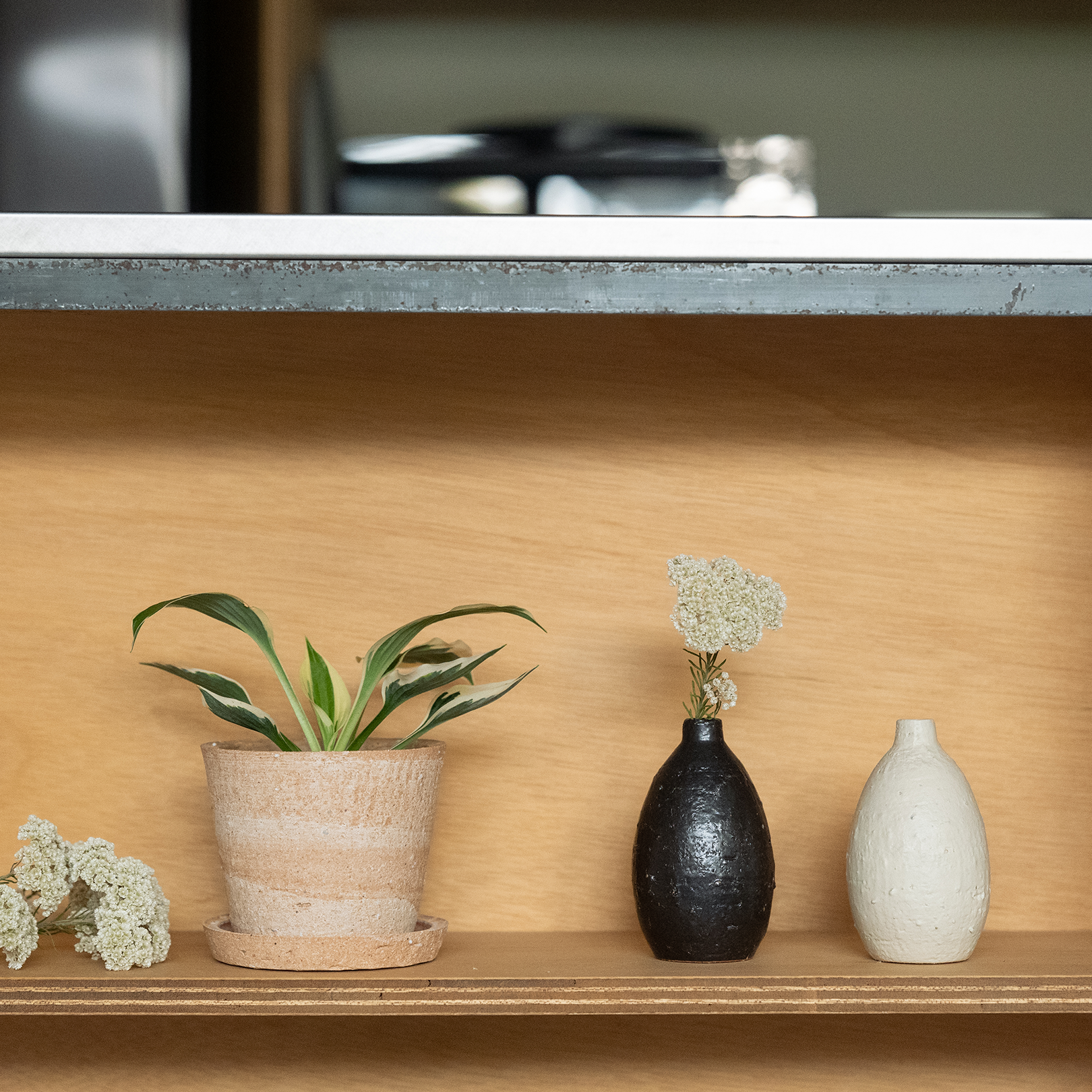 Handcrafted Shigaraki Small Vase inBlack, , – HIBI, made in Japan