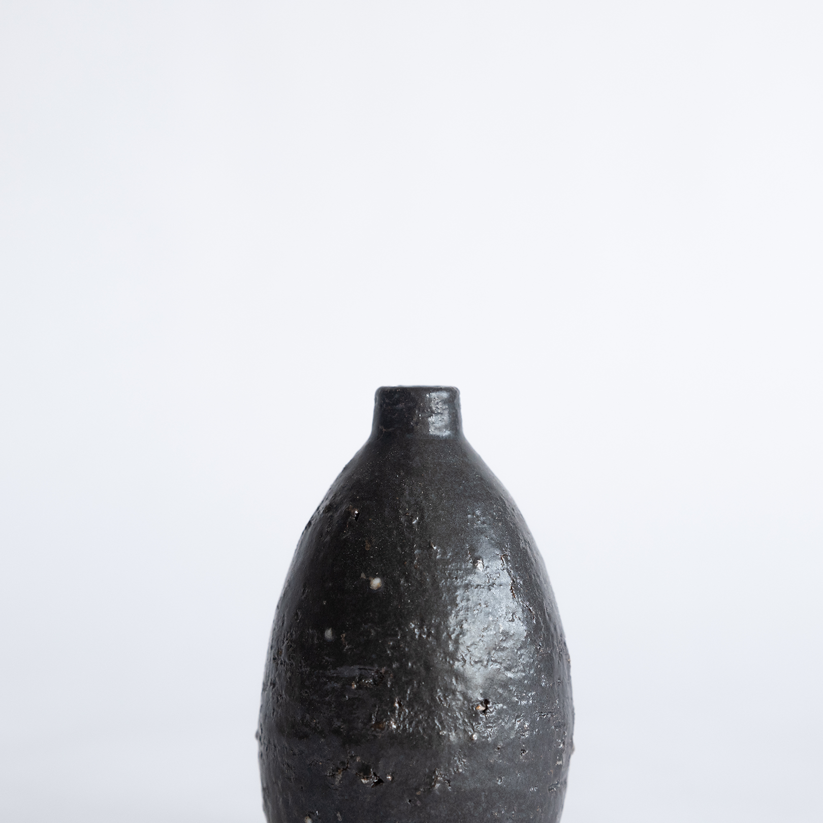 Handcrafted Shigaraki Small Vase inBlack, , – HIBI, made in Japan