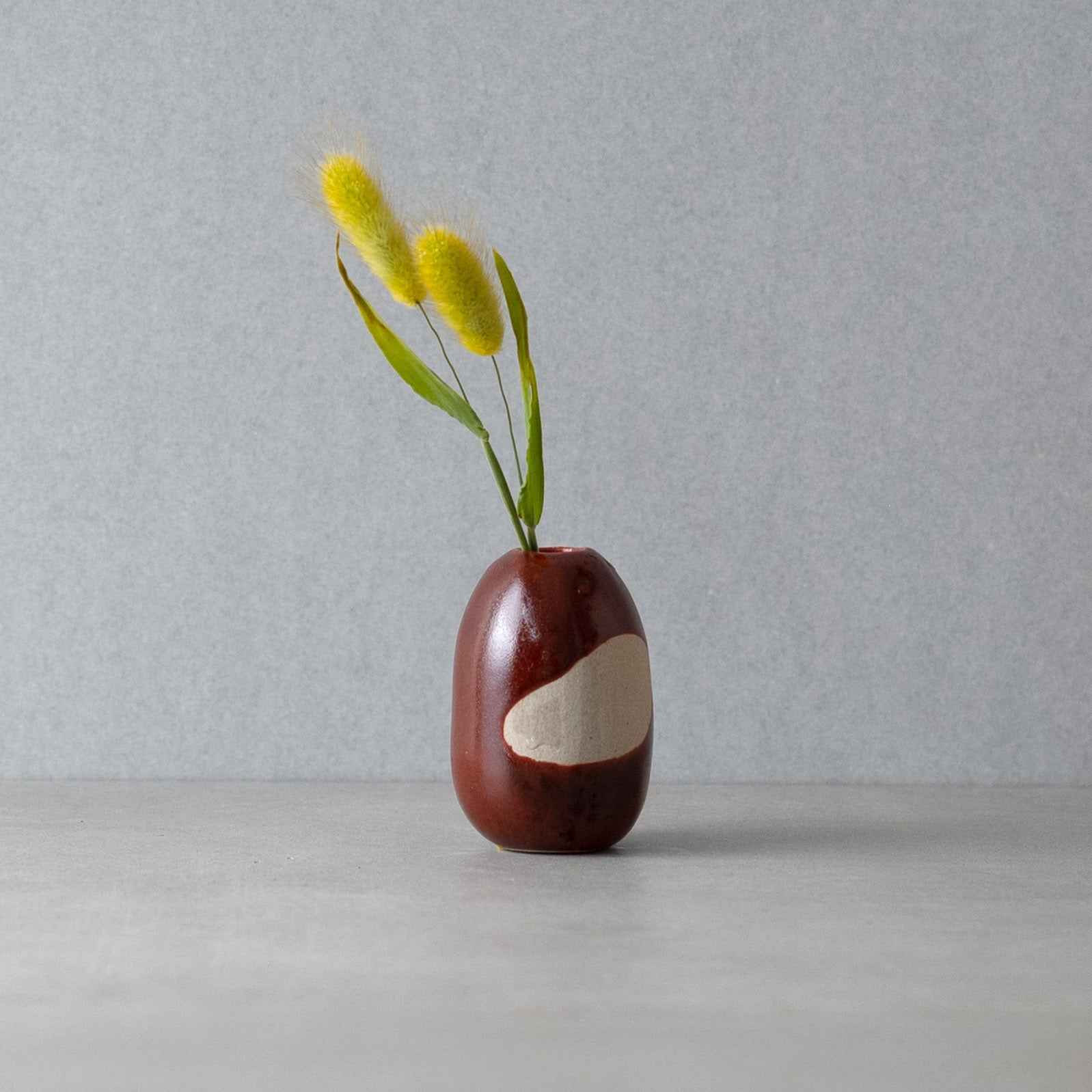 Handcrafted Shigaraki Small Vase inLeaf Green, , – ma, made in Japan
