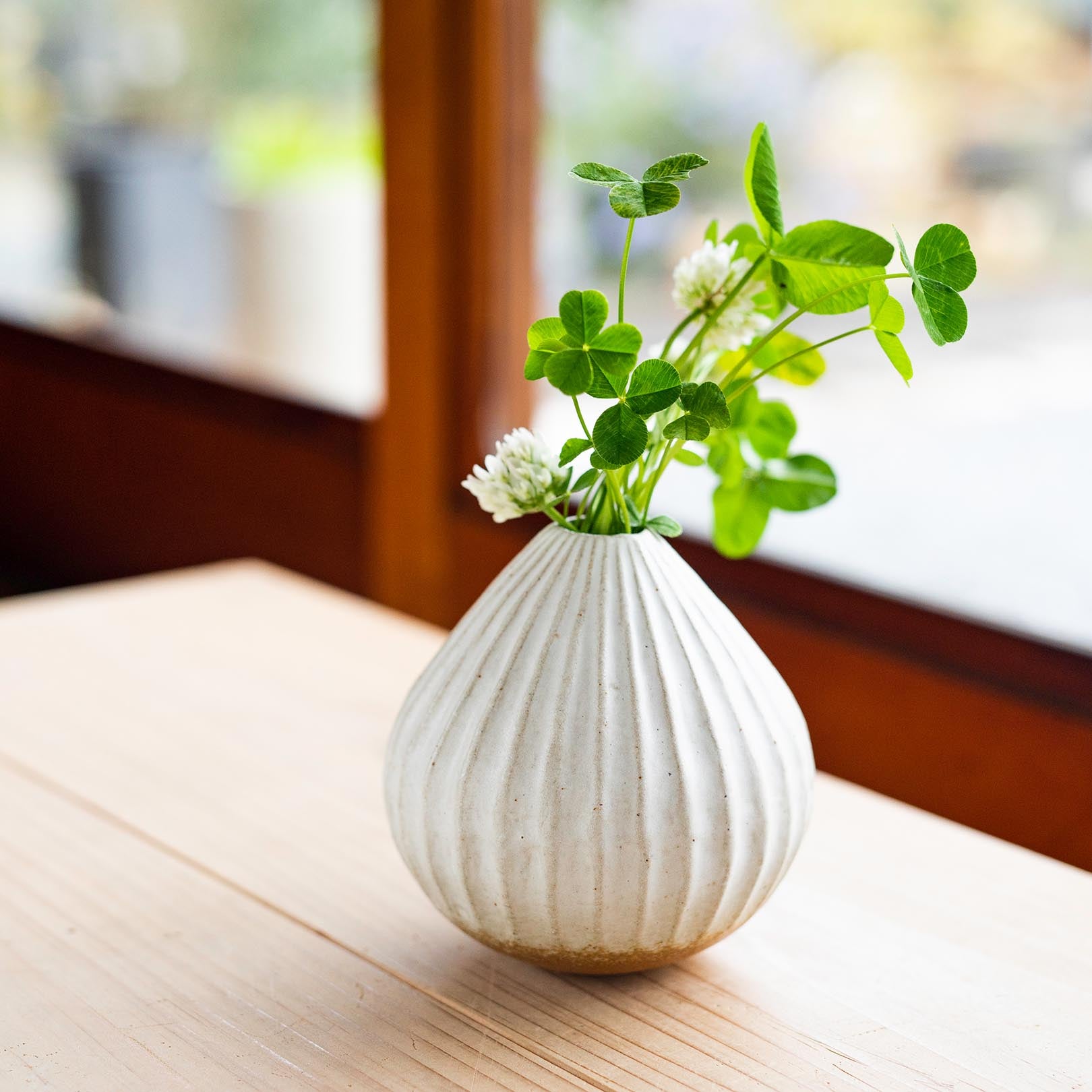 Handcrafted Shigaraki Tumble-Resistant Flower Vase inWhite, , – codomono, made in Japan